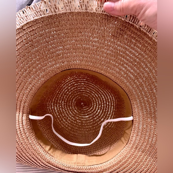 Straw hat - Picture 3 of 5
